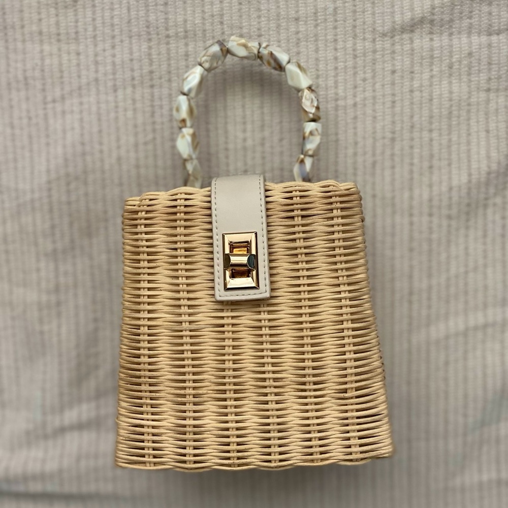 Wicker/Straw Vacation Bag